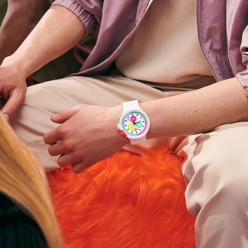 Ervaar de puurheid van Neon met Swatch